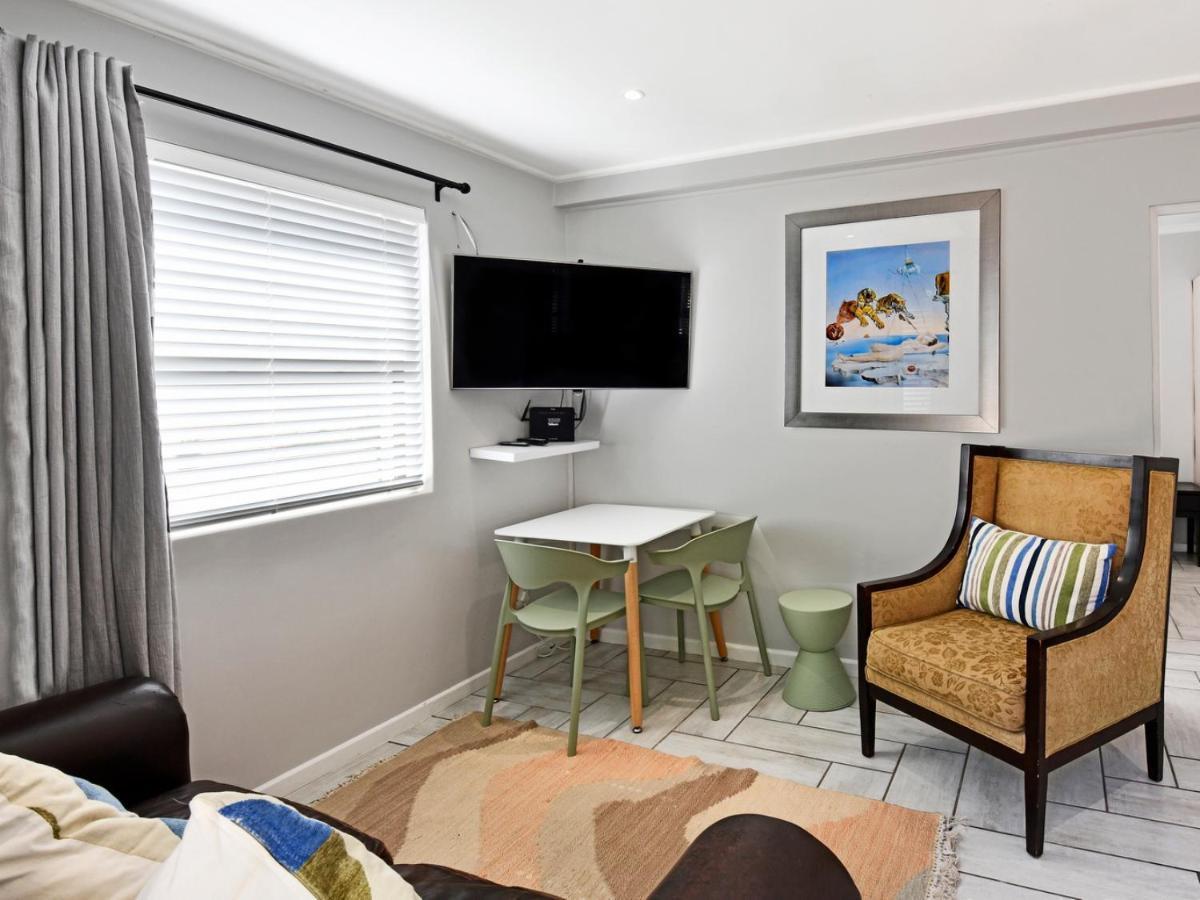 La Rochelle Cottage Franschhoek Bagian luar foto