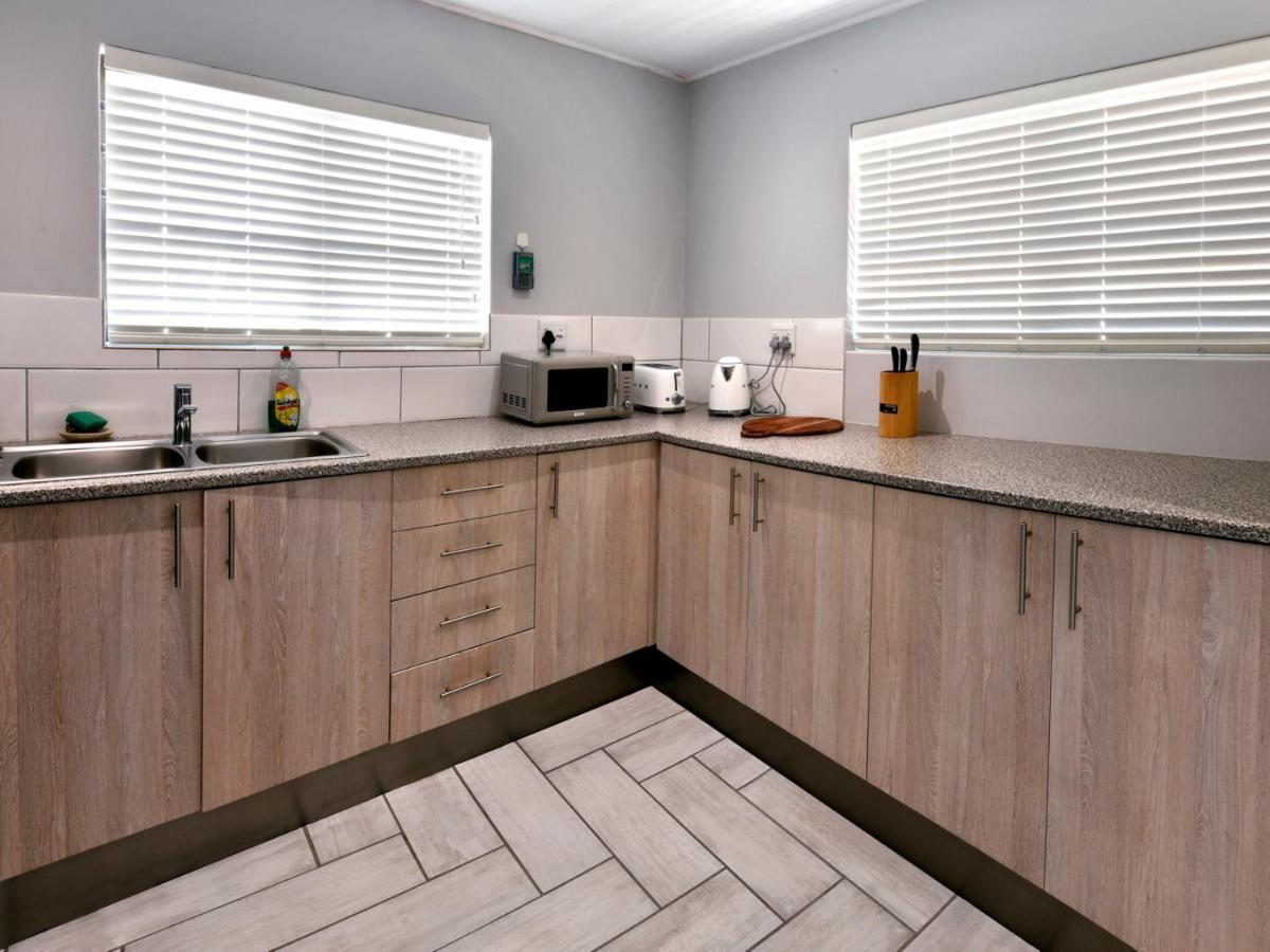 La Rochelle Cottage Franschhoek Bagian luar foto