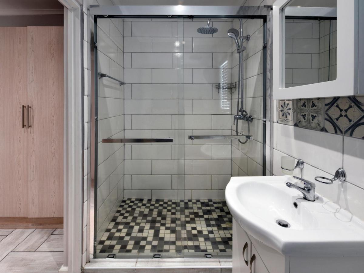 La Rochelle Cottage Franschhoek Bagian luar foto