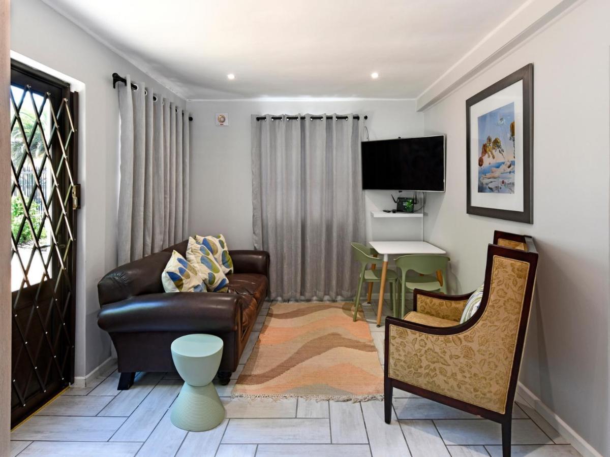 La Rochelle Cottage Franschhoek Bagian luar foto