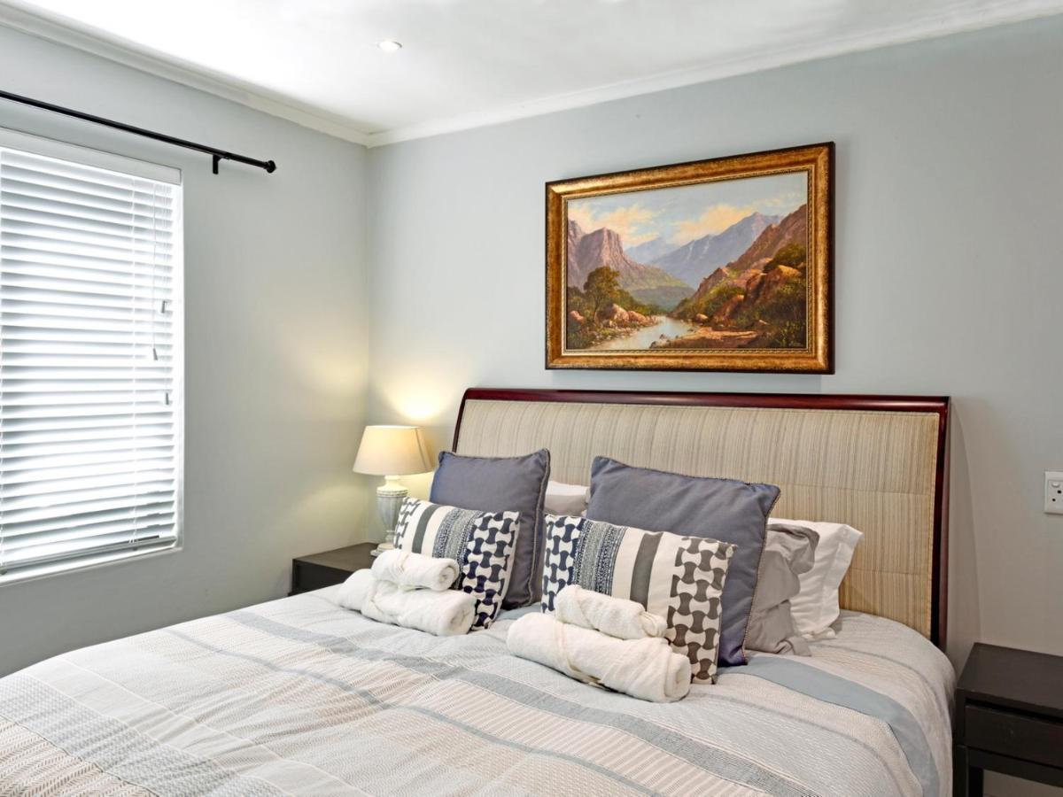 La Rochelle Cottage Franschhoek Bagian luar foto