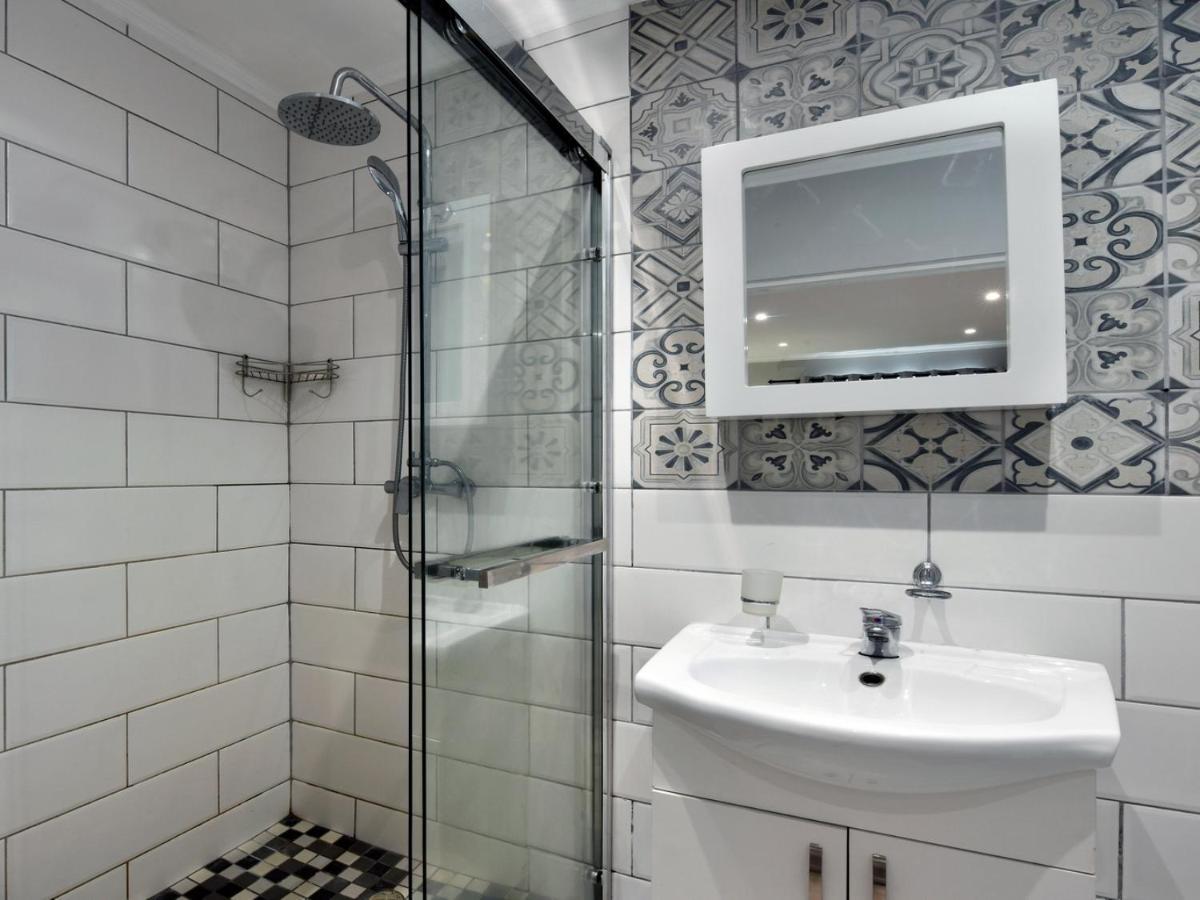 La Rochelle Cottage Franschhoek Bagian luar foto